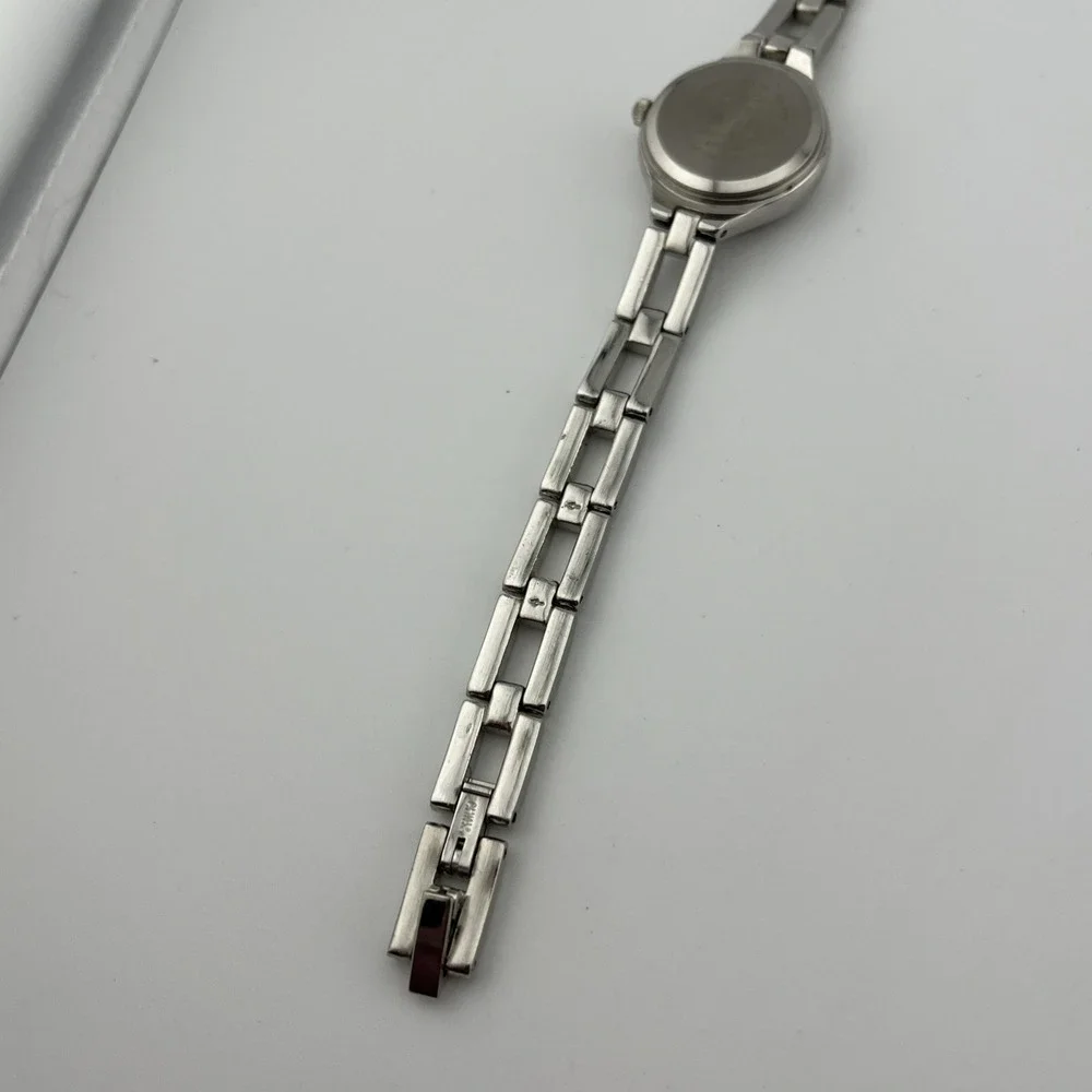 Faded‎ Glory Watch Women Silver 7.5